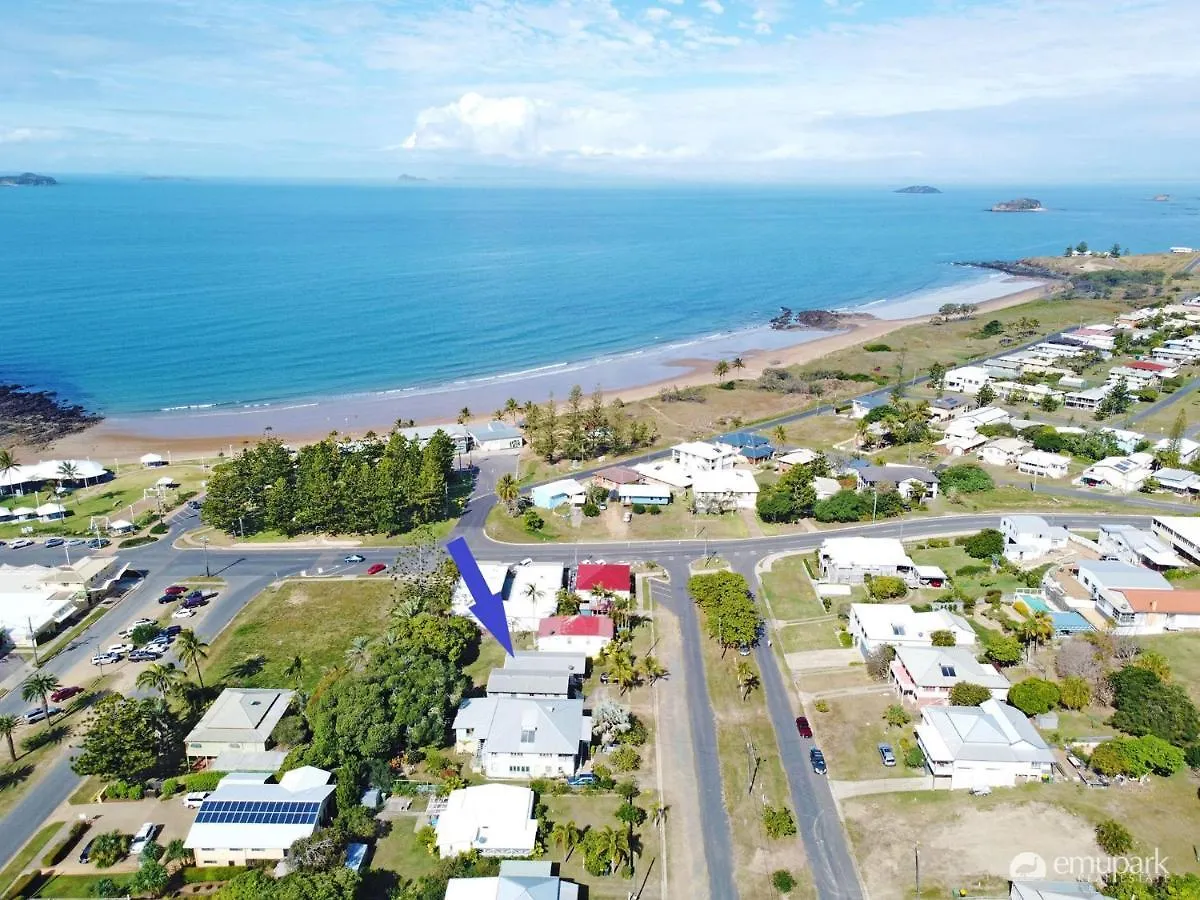 Sea Breeze On Archer! Emu Park 0*,  Ausztrália